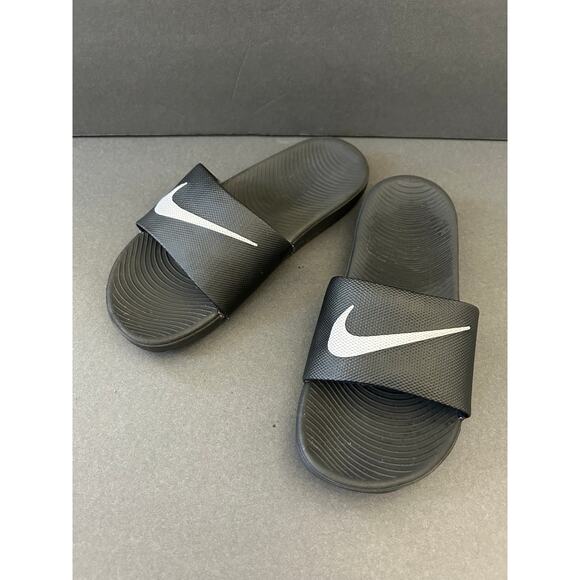 Nike Kawa Slides Black Youth Size 4 - Picture 3 of 4